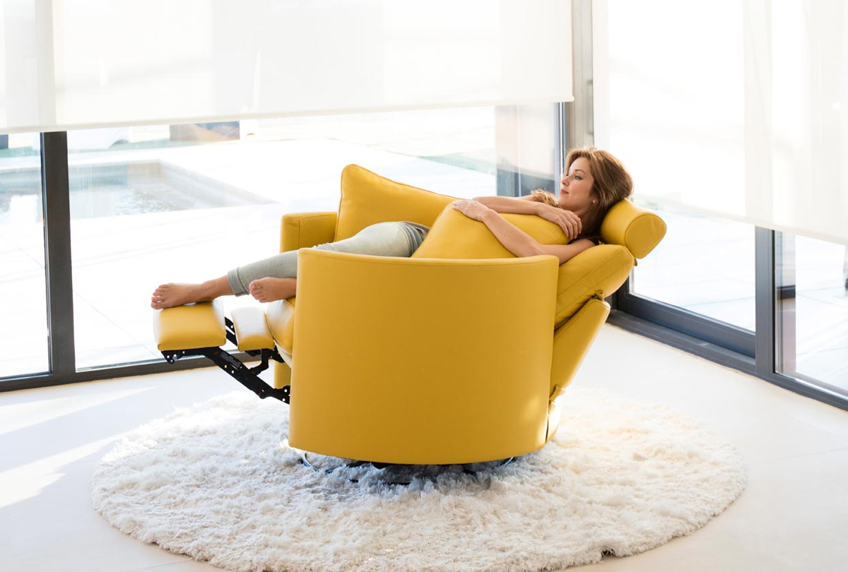 Moon-recliner by simplysofas.in